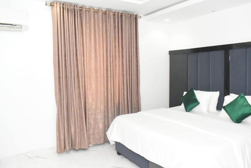 Jada Hotel And Suits Lagos Eksteriør bilde